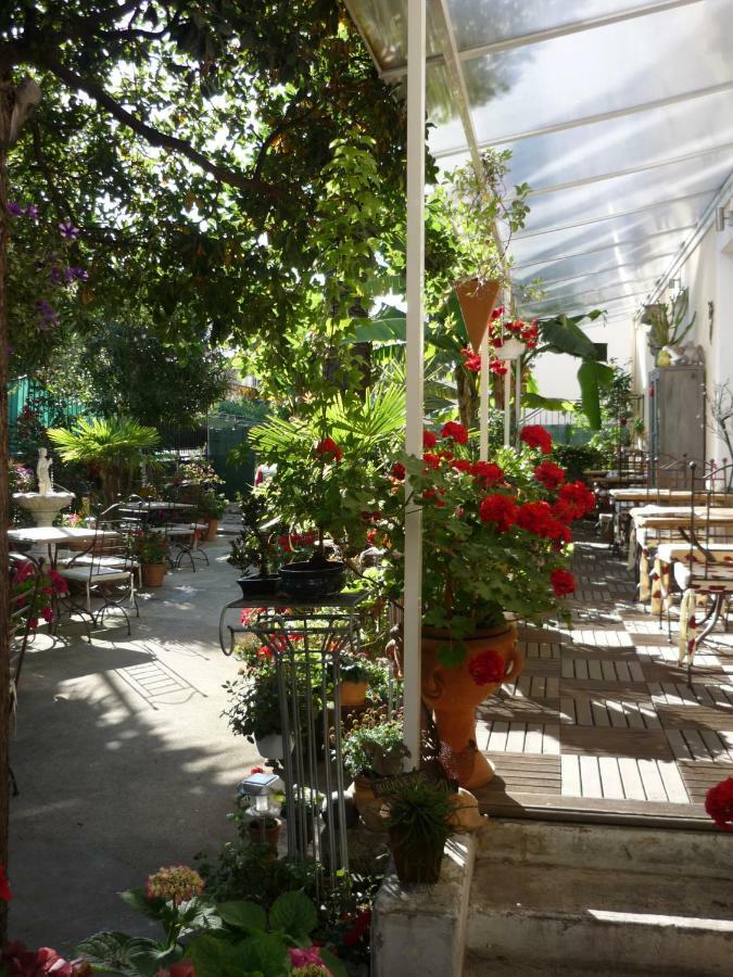 Logis Hotel Villa Victorine Ницца Экстерьер фото
